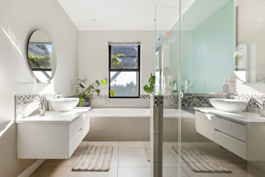 3 Bedroom Property for Sale in Lake Michelle Security And Eco Estate Western Cape